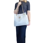 Classic Handbag: Κλασικό Πουγκί με χρυσές αλυσίδες, Γαλάζιο - HB-3940 - Image 2
