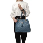 Timeless Bag: Διαχρονικό Πουγκί με καπιτονέ σχεδιασμό, Μπλε - HB-4028 - Image 4