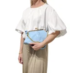 Retro Vibes: Μικρή Τσάντα με Vintage Κούμπωμα & Χρυσές Λεπτομέρειες, Γαλάζιο - AB-1389 - Image 2