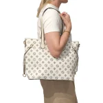 Pixel Perfect: Ευρύχωρη tote τσάντα με γεωμετρικό print και θήκες οργάνωσης, Μπεζ - HB-4153 - Image 2
