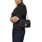 Charro MODENA: Fashion τσάντα με καπάκι, χρυσές λεπτομέρειες και αλυσίδα, Μαύρο - AB-1404 - Image 2